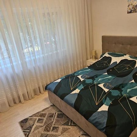 Apart Calugareni 9 Oradea Extérieur photo