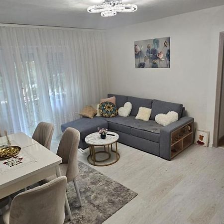 Apart Calugareni 9 Oradea Extérieur photo